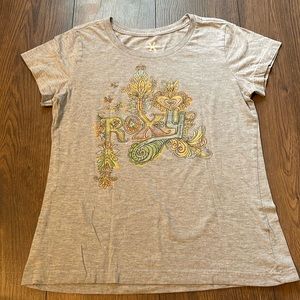 Vintage Roxy graphic tee! 🌊